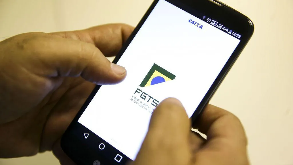 Saque do FGTS em maio: veja quem pode retirar dinheiro e como verificar o saldo online