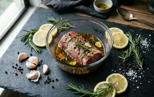 Cuidado com a marinada: 4 alimentos que não devem passar a noite no tempero